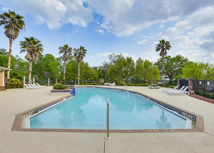 Fsu Base! Poolside Retreat 3 Mi To Campus Ferienhaus